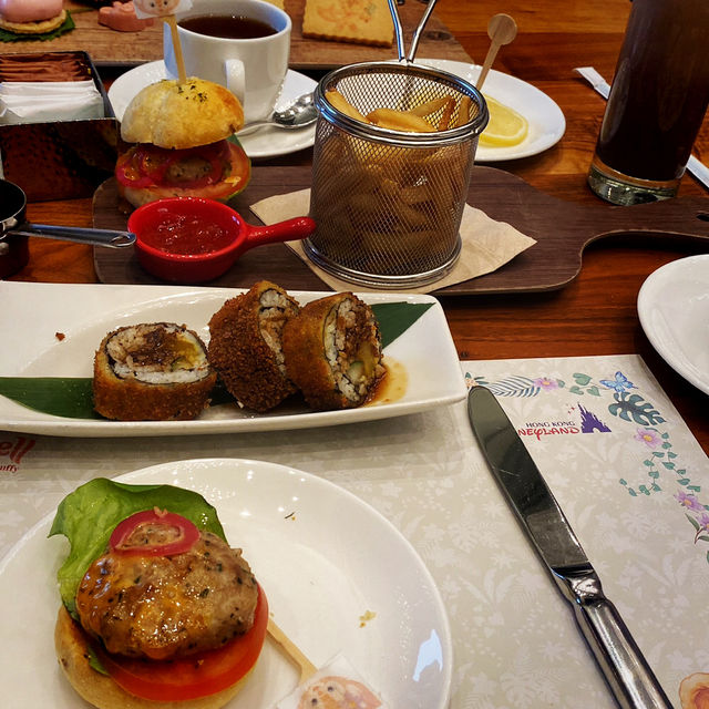 香港迪士尼樂園酒店下午茶：夢幻城堡的甜蜜饗宴