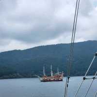 Hakone Lake Ashi: Peace Tori & Insta-Worthy Views 🚢✨