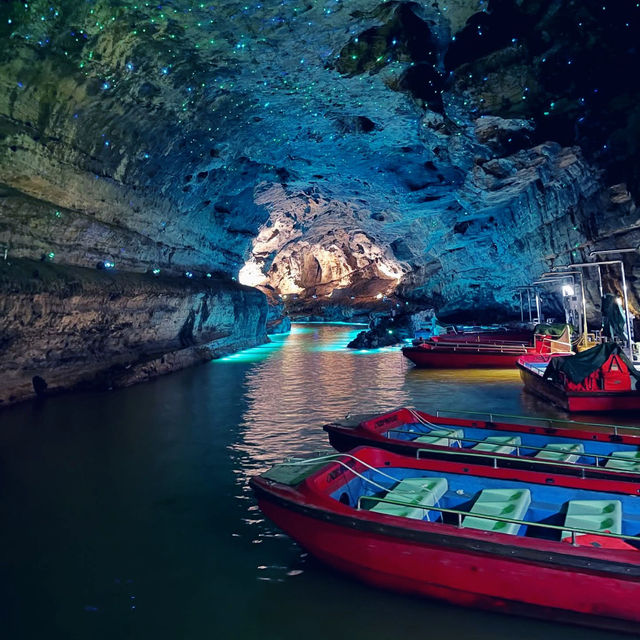 My Magical Descent into Yellow Dragon Cave