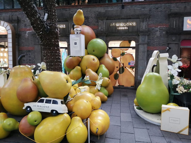 中國上海 繁華都市 蘇州河 新天地 上海灘 