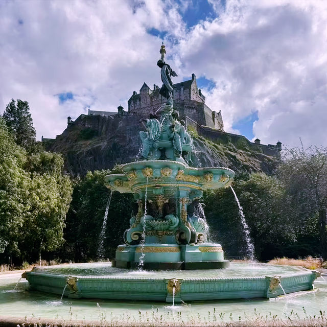 Charmed by the Streets of Edinburgh