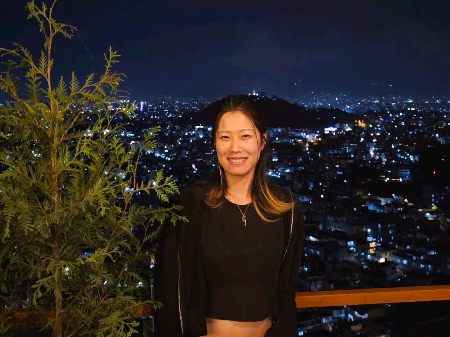 スワヤンブナート寺院のある美しいカトマンズの夜景。
