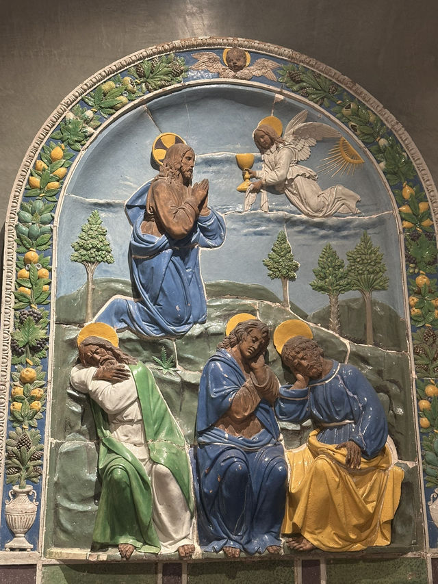 🖼️ Louvre Museum: A Timeless Treasure in the Heart of 