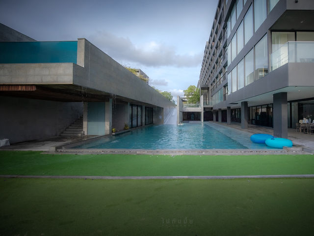 โรงแรมพัทยาสวยมากๆ ตรงนี้ติดทะเล ไวบ์ดีสุดๆ 