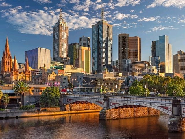 Melbourne's Secret Lanes & Culture Fix! 🎨☕️