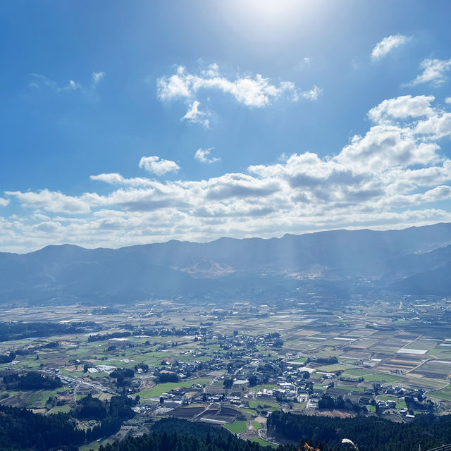🌋💨阿蘇火山超震撼!近距離看火山口冒煙,這畫面真的美到窒息!💨🌋 🌋💨阿蘇火山超震撼!近距離看火山口冒煙,這畫面真的美到窒息!💨🌋
