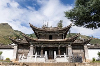 雲南最容易被忽略的千年銅運古村:走進白霧村,看見烏蒙山深處仍在發光的明清商道文明
