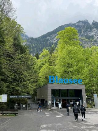 "블라우제(Blausee): 알프스의 투명한 거울"