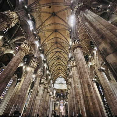 写真では伝わらない、ミラノ大聖堂の圧倒的なスケール。 | Trip.com ミラノ