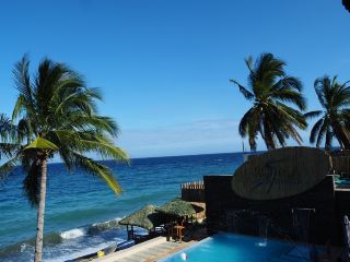 [Iloilo, Philippines] Ultimate Chill! A Tranquil Seaside Resort Adorned with Colorful Pebbles.