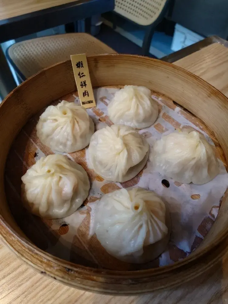 「終於喺澳門搵到皮薄汁爆小籠包!$38/6個,皮薄餡靚蟹黃香爆,強過之前食過嘅!