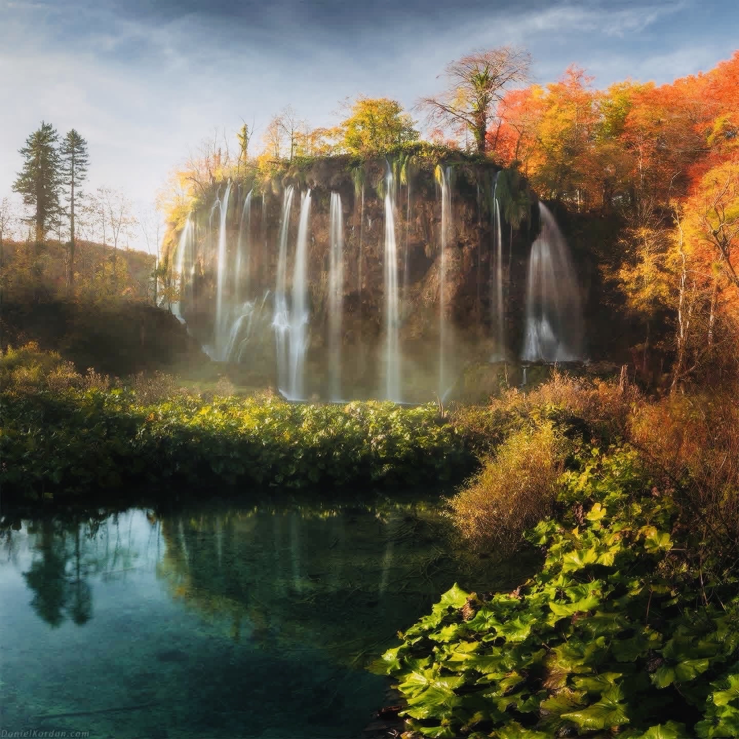 Taman Nasional Danau Plitvice | Pesona Musim Gugur yang Paling Ajaib