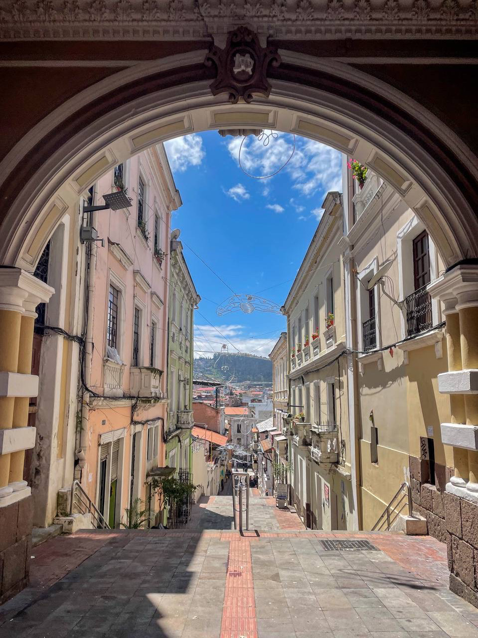 Quito là thành phố đẹp nhất ở Mỹ Latinh 🇪🇨