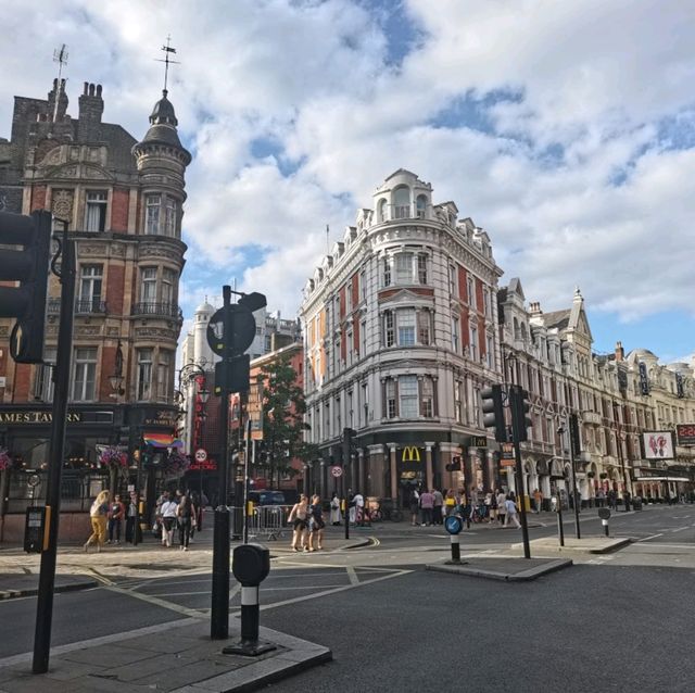 London's Most Famous Square 🏴󠁧󠁢󠁥󠁮󠁧󠁿