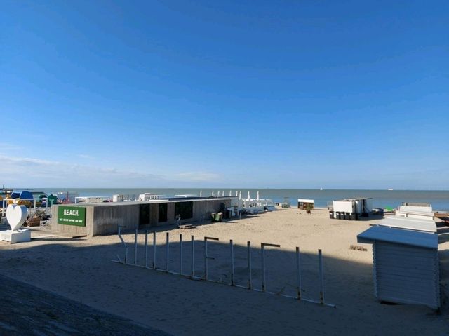 Tearoom ริมหาดวิวทะเลแจ่มๆ