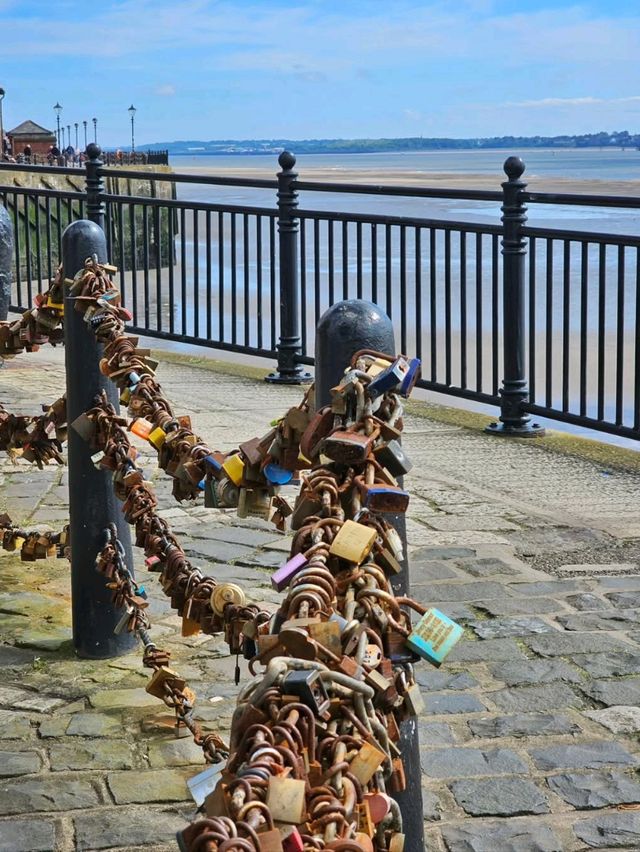 Explore Liverpool: The City of Music, Culture, and Flavor! 🎶🍽️