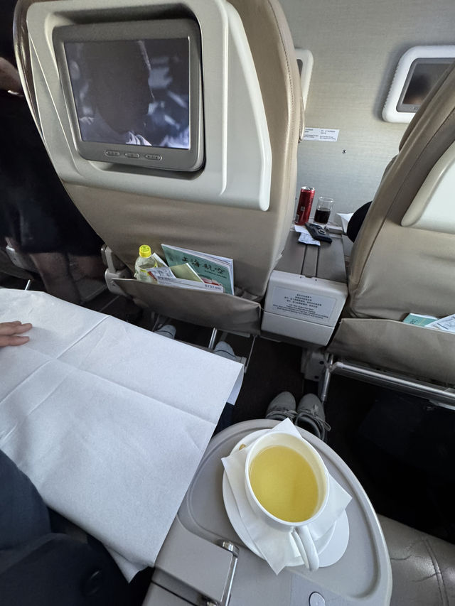 ✈️【搭乗記】上海航空ビジネスクラス FM890便 - 名古屋 → 上海 B737 搭乗レポート