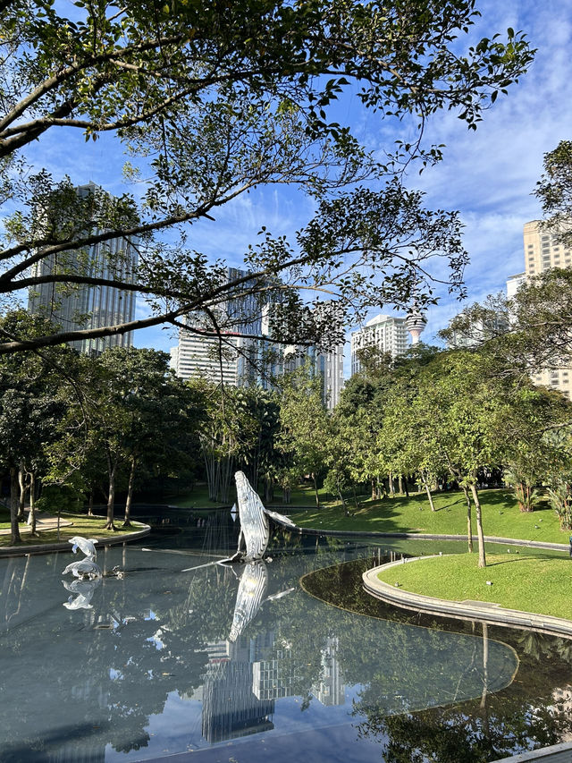 Awesome Pavilion KLCC, Park and all around Kuala Lumpur !
