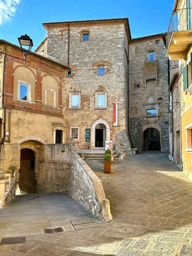 🌿 Thermal Serenity in the Heart of Tuscany – Serre di Rapolano, Italy