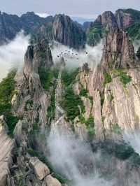 ⛰️ Huangshan – The Legendary Yellow Mountain of Mist and Pines