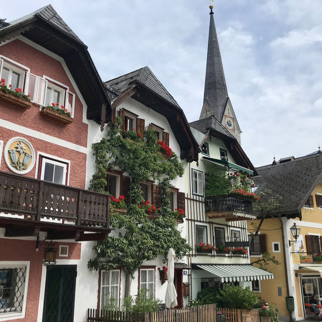 Hallstatt🇦🇹Postcard Perfect: A Dream Day🏔️🏞️ – Austria’s Lakeside Gem
