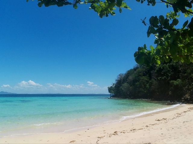 Пляж Лоо Му Ди на Пхи‑Пхи: дикая красота без толп туристов Пляж Лоо Му Ди на Пхи‑Пхи: дикая красота без толп туристов