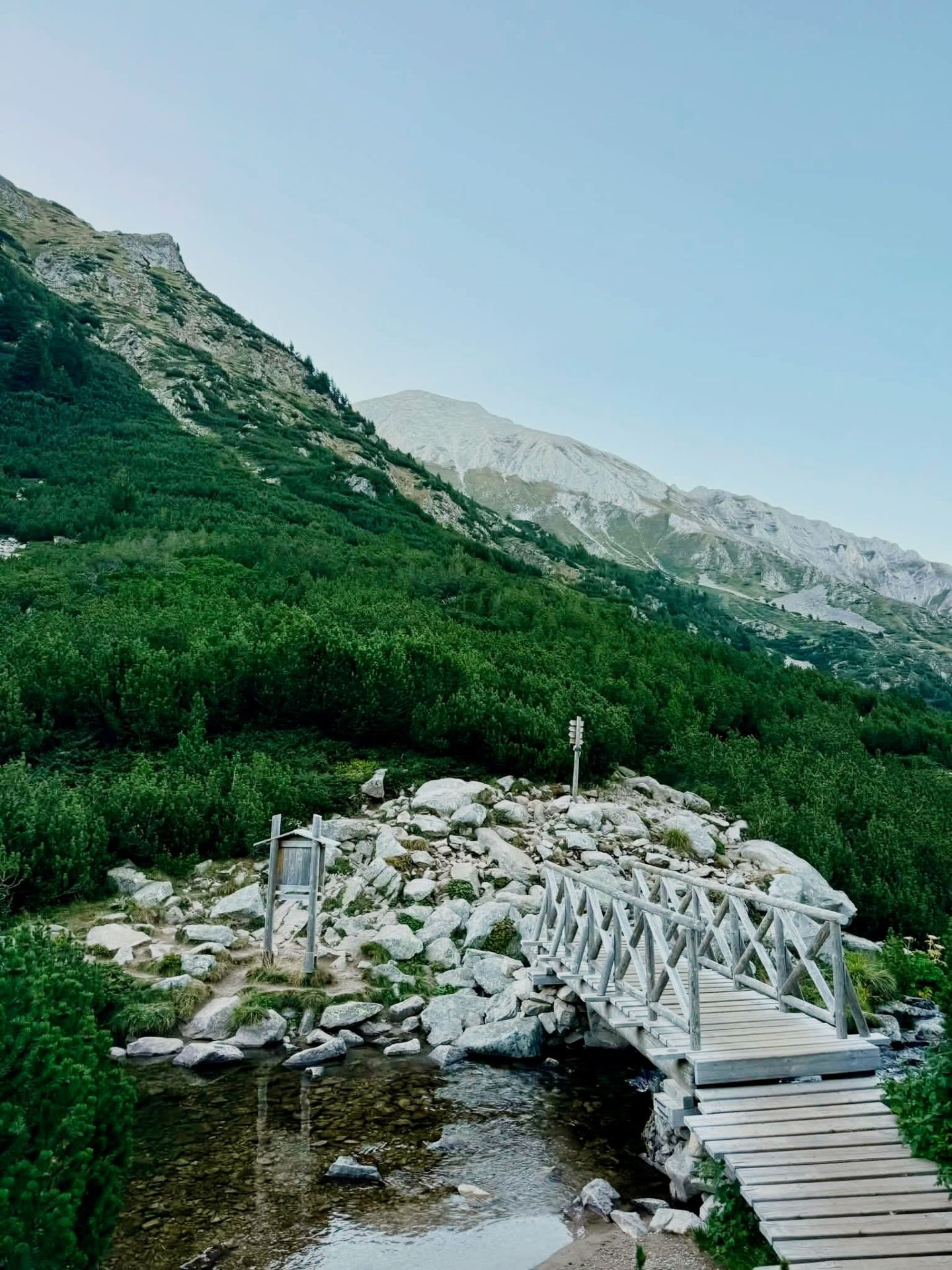 City Break or Nature Escape? Exploring Žiža Vihren and the Stunning Okoto & Ribno Lakes 🏔️✨