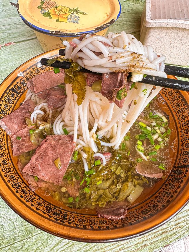 說說安順那些不需要營銷的店｜清湯牛肉粉