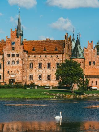 I visited Andersen's hometown and found that the fairy tales are all deceptive