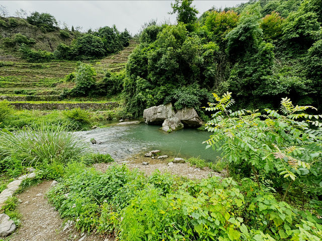 徒步安山古道，撞進十九峰風景裡～