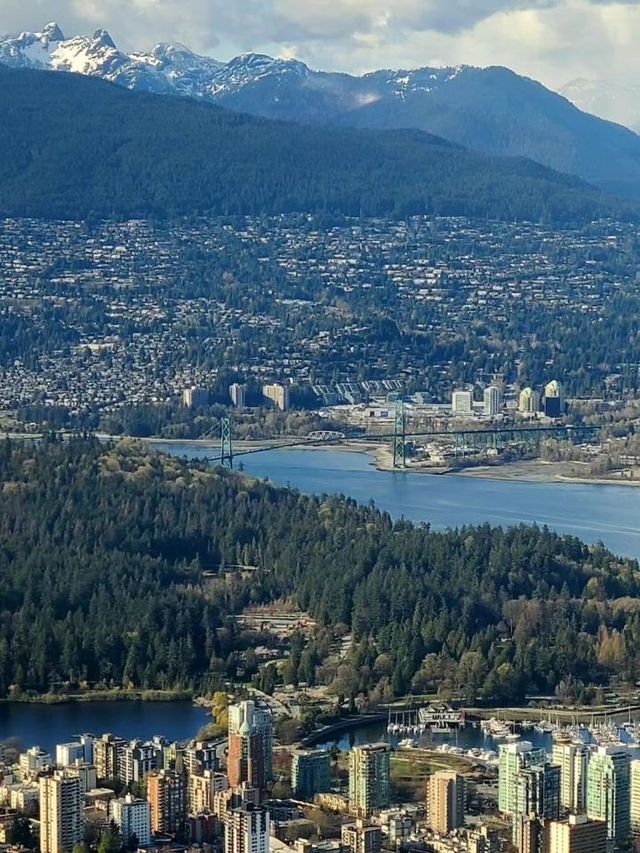 Vancouver's Summer Magic: Sky-high Views and Beach Vibes 🌞🏖️🇨🇦