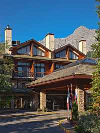 🏔️ Escape to Kananaskis: Luxury Amidst the Peaks 🌲