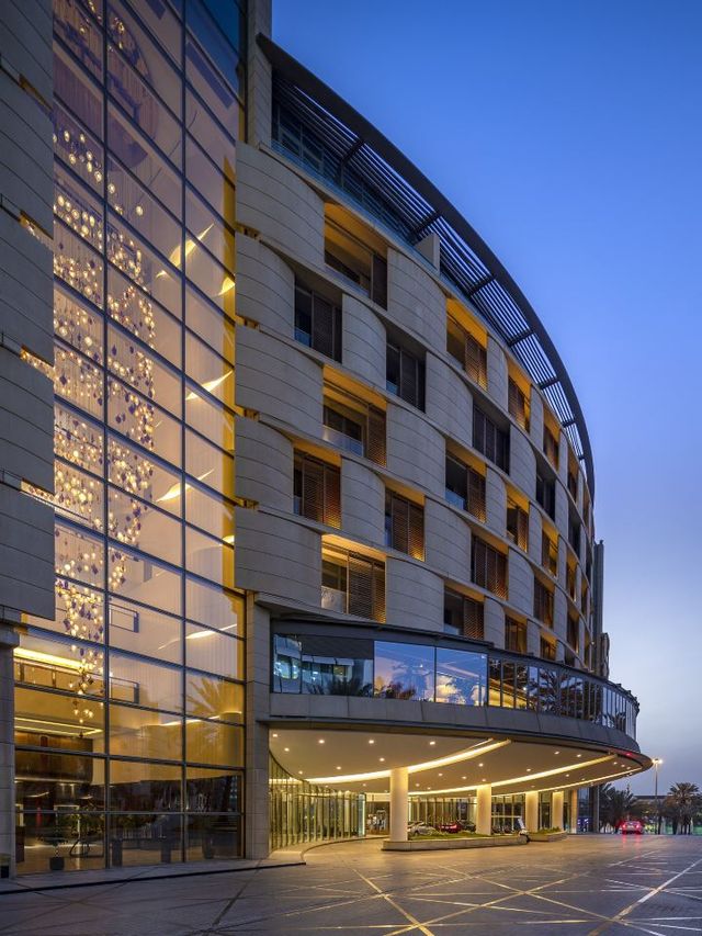🌟 Luxe Lodgings: Riyadh's Mandarin Oriental Al Faisaliah 🌟