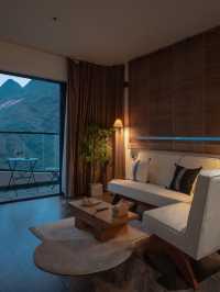 🌟 Guizhou's Hidden Gem: Breathtaking Canyon Views 🏞️🛌
