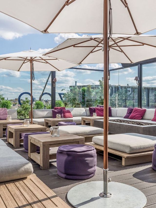 🌟 Berlin's Iconic Hotel Zoo: A Blend of Glamour & History 🏨✨