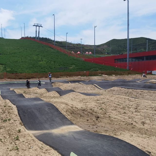 張家口富龍度假小鎮：夢幻夏日之旅