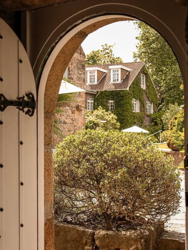 英國14世紀莊園酒店Longueville Manor。