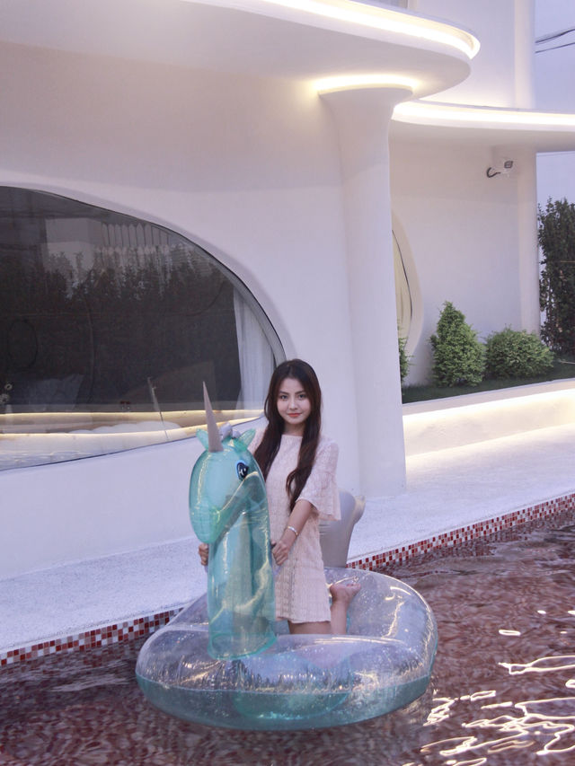 上海！！新開的！！不想退房…。