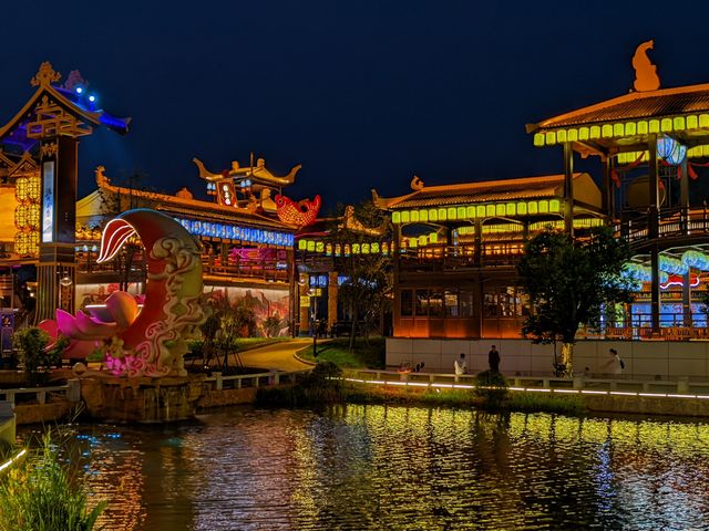 武漢周邊西遊主題的不夜城。