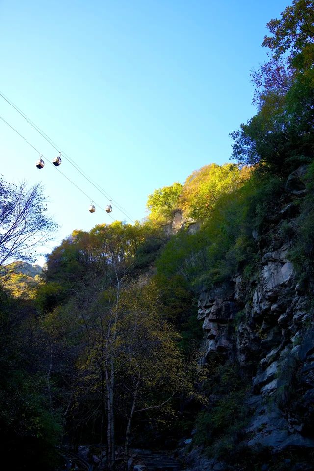 保定阜平天生橋 畫一樣的地方。