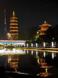泰州行1：乘船夜遊鳳城河。