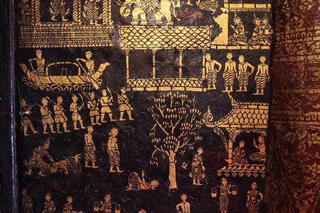 Explore the Spiritual Essence of Wat Xieng Thong in Luang Prabang, Laos