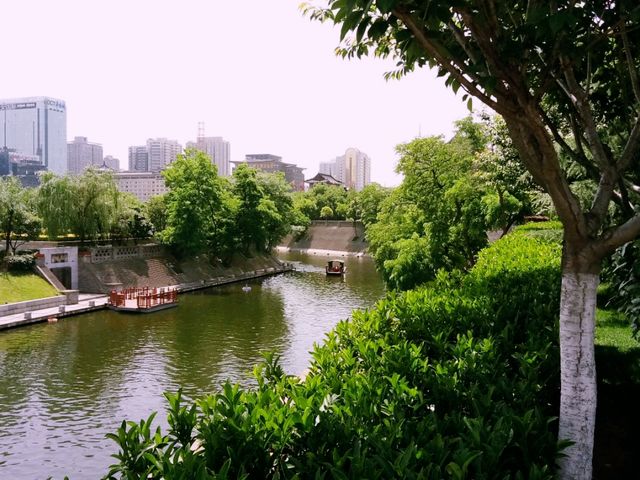 Xi'An City Wall Park: A Green Belt around The Heart of Ancient City Xi'An City Wall Park: A Green Belt around The Heart of Ancient City