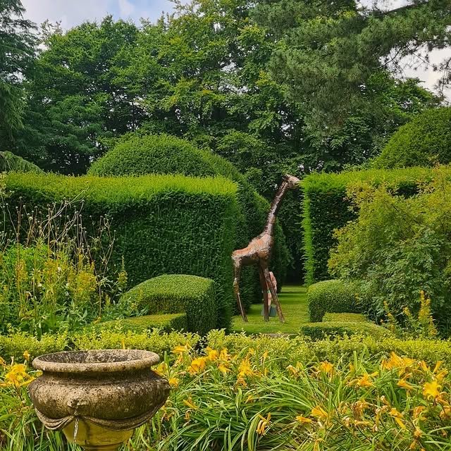 英國斯蒂文尼奇內布沃斯莊園：探索英倫古堡與美麗花園