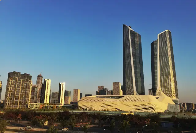 雙子塔-南京眼｜南京新晉必打卡網紅景點