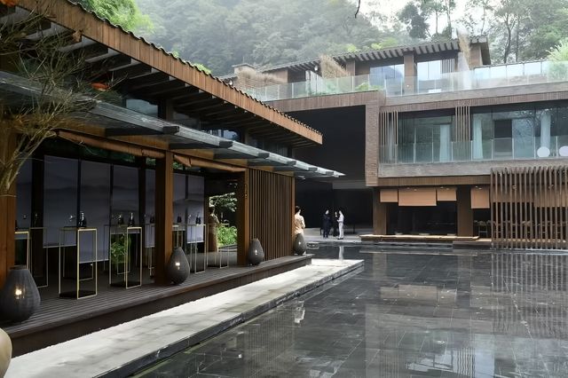 成都青城後山，誰還沒有住過森系民宿天花板