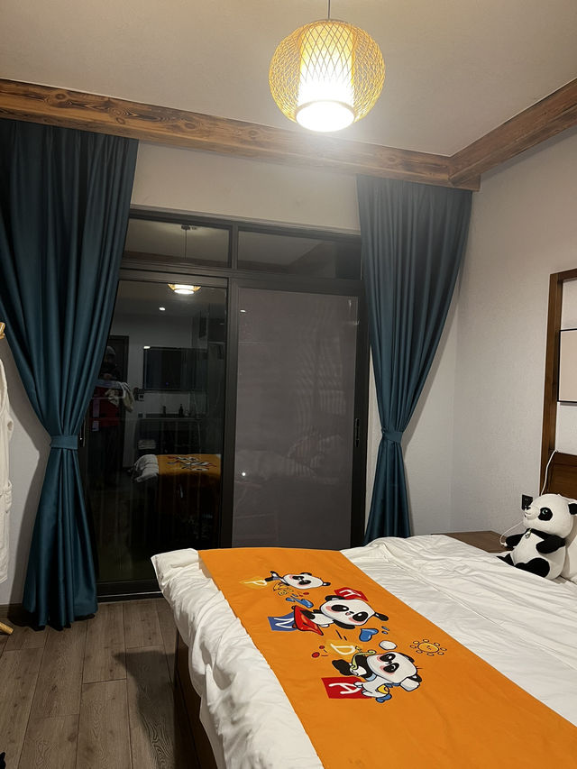 Panda Base Volunteer Experience - Mountain Day Tour 