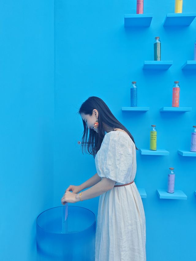 免費新展丨墜入夢幻藍的童話深海，出片