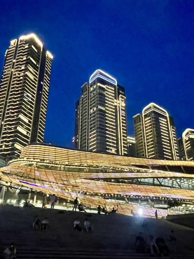 Chongqing’s Evening Charm 🤩