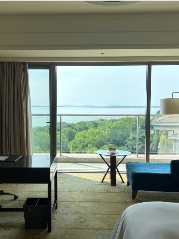 昆山陽澄湖費爾蒙酒店    沿住陽澄湖行一圈真係唔錯